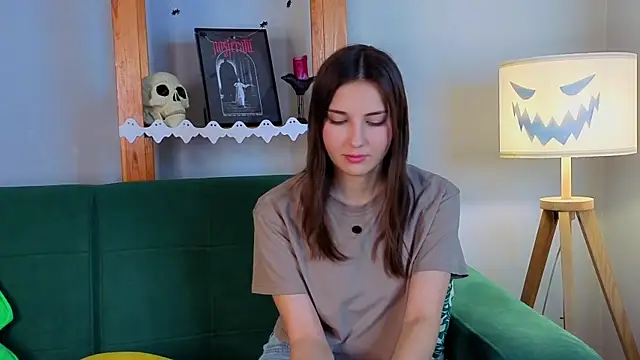 Snapshot of KateCahee chatting on 10/30/25, 01:40 KateCahee online show from 10/30/25, 01:40