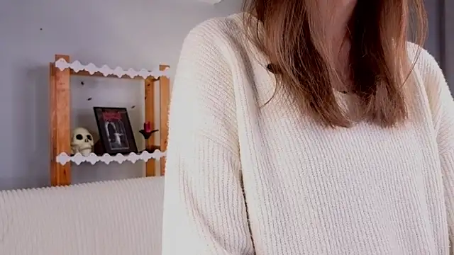 Snapshot of KateCahee chatting on 11/03/25, 12:35 KateCahee online show from 11/03/25, 12:35