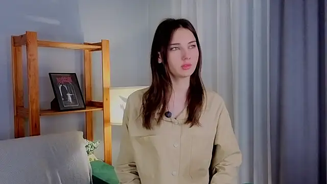 Snapshot of KateCahee chatting on 11/06/25, 12:55 KateCahee online show from 11/06/25, 12:55