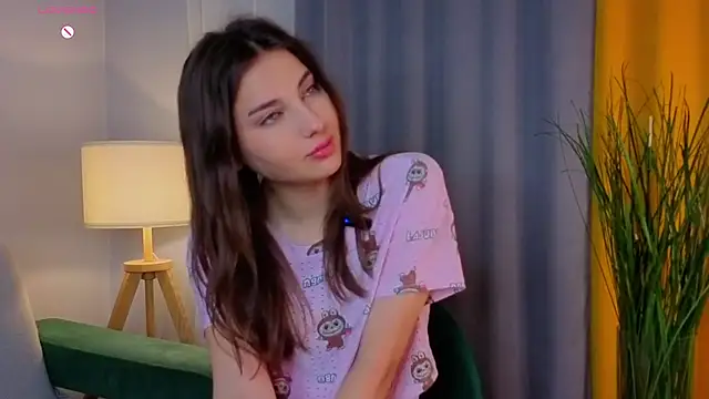 Snapshot of KateCahee chatting on 11/24/25, 01:38 KateCahee online show from 11/24/25, 01:38