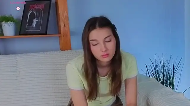 Snapshot of KateCahee chatting on 12/02/25, 01:00 KateCahee online show from 12/02/25, 01:00