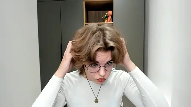 MelodyBaur online show from 10/24/25, 09:17