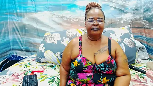 Snapshot of MatureMilfxxx chatting on 07/18/26, 09:02 MatureMilfxxx online show from 07/18/26, 09:02
