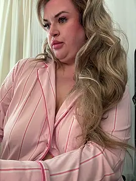 Snapshot of Scottish_Milf_Bella_xo chatting on 01/19/26, 10:30 Scottish Milf Bella xo online show from 01/19/26, 10:30