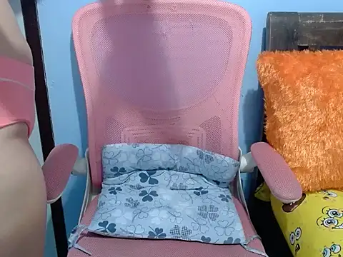 Snapshot of Skinny_Jean18xxx chatting on 03/16/26, 05:55 Skinny Jean18xxx online show from 03/16/26, 05:55