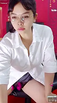 Snapshot of Maomilove1 chatting on 04/12/26, 11:59 Maomilove1 online show from 04/12/26, 11:59