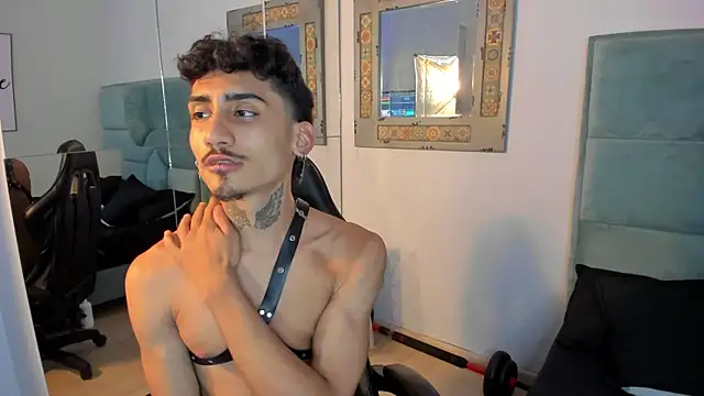 Mr Strike online show from 11/11/25, 03:06