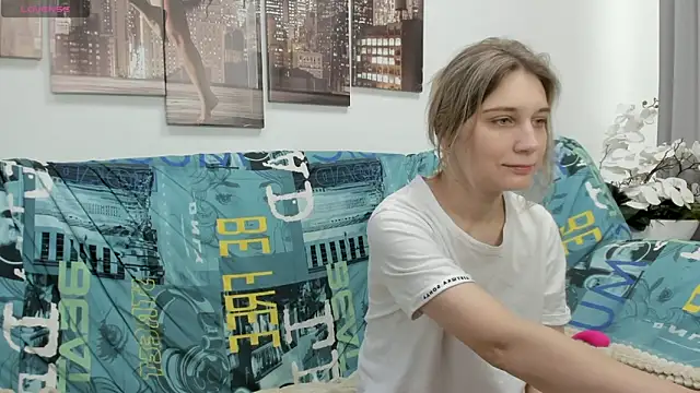 Snapshot of Tenderly_Sophie chatting on 12/19/25, 01:12 Tenderly Sophie online show from 12/19/25, 01:12