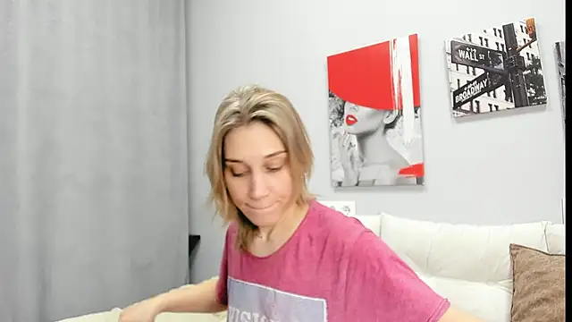 Snapshot of Tenderly_Sophie chatting on 02/08/26, 01:20 Tenderly Sophie online show from 02/08/26, 01:20