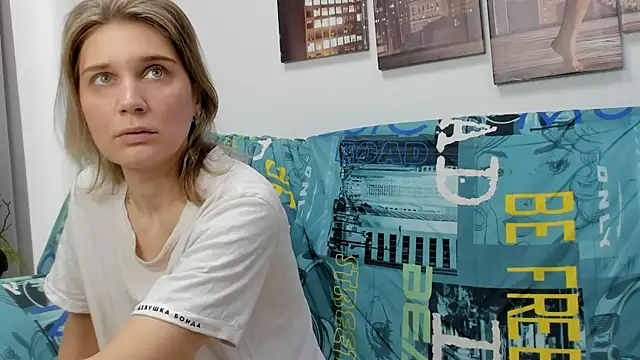 Snapshot of Tenderly_Sophie chatting on 02/14/26, 03:58 Tenderly Sophie online show from 02/14/26, 03:58