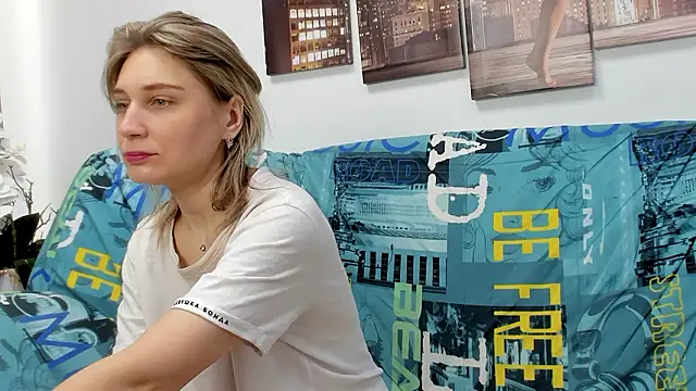 Snapshot of Tenderly_Sophie chatting on 02/28/26, 01:17 Tenderly Sophie online show from 02/28/26, 01:17