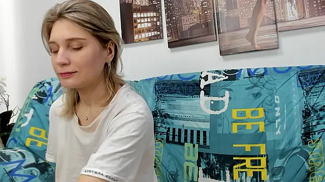 Snapshot of Tenderly_Sophie chatting on 03/01/26, 01:29 Tenderly Sophie online show from 03/01/26, 01:29