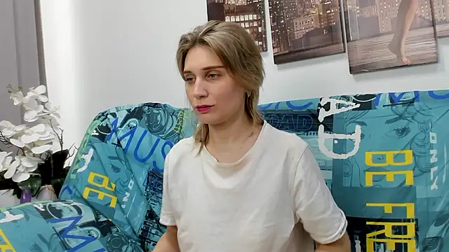 Snapshot of Tenderly_Sophie chatting on 03/03/26, 01:34 Tenderly Sophie online show from 03/03/26, 01:34