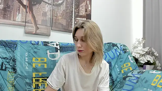 Snapshot of Tenderly_Sophie chatting on 03/08/26, 02:04 Tenderly Sophie online show from 03/08/26, 02:04