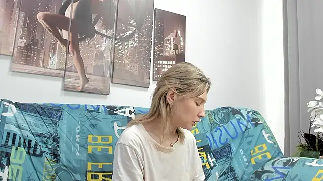 Snapshot of Tenderly_Sophie chatting on 03/13/26, 01:34 Tenderly Sophie online show from 03/13/26, 01:34