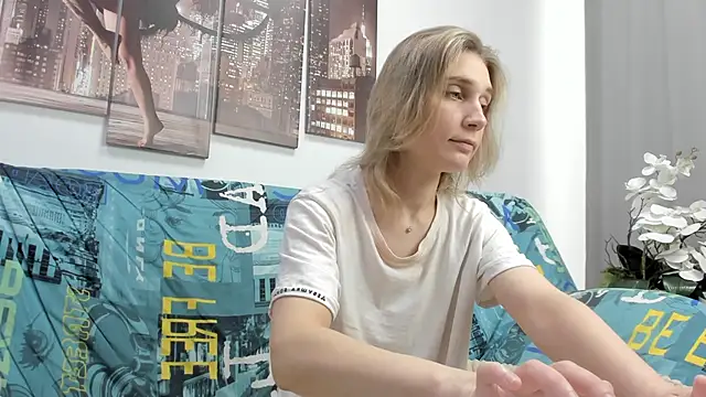 Snapshot of Tenderly_Sophie chatting on 03/15/26, 01:33 Tenderly Sophie online show from 03/15/26, 01:33