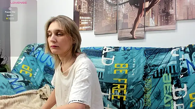 Snapshot of Tenderly_Sophie chatting on 04/10/26, 01:33 Tenderly Sophie online show from 04/10/26, 01:33