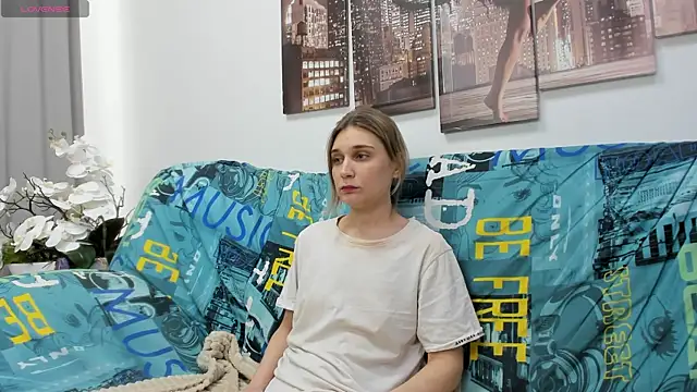 Snapshot of Tenderly_Sophie chatting on 04/24/26, 01:19 Tenderly Sophie online show from 04/24/26, 01:19