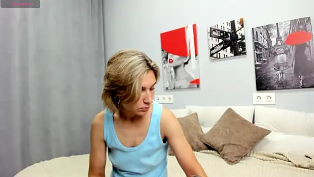 Snapshot of Tenderly_Sophie chatting on 07/15/26, 01:11 Tenderly Sophie online show from 07/15/26, 01:11