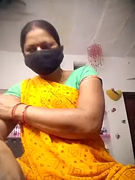 Snapshot of QRESABABY chatting on 11/01/25, 10:12 QRESABABY online show from 11/01/25, 10:12