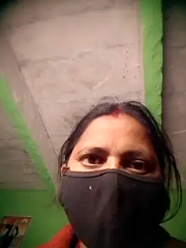 Snapshot of QRESABABY chatting on 11/08/25, 11:36 QRESABABY online show from 11/08/25, 11:36