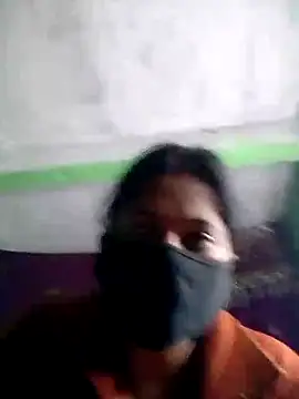 Snapshot of QRESABABY chatting on 11/28/25, 06:32 QRESABABY online show from 11/28/25, 06:32