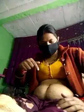 Snapshot of QRESABABY chatting on 12/02/25, 12:49 QRESABABY online show from 12/02/25, 12:49