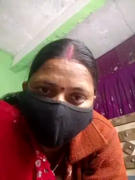 Snapshot of QRESABABY chatting on 12/04/25, 10:24 QRESABABY online show from 12/04/25, 10:24