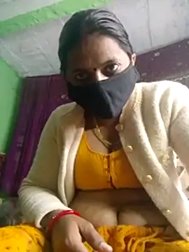 Snapshot of QRESABABY chatting on 12/05/25, 10:35 QRESABABY online show from 12/05/25, 10:35