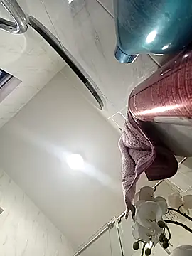 BabyCaramel18 online show from 10/29/25, 12:40