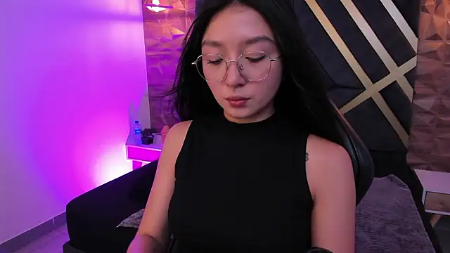 Snapshot of sydney_miller_ chatting on 02/18/26, 11:22 sydney miller online show from 02/18/26, 11:22