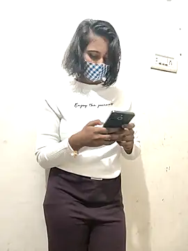 Rinki hoty online show from 11/03/25, 02:46