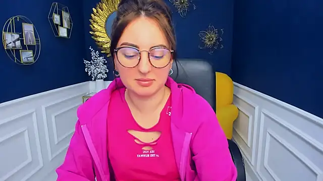 Snapshot of NoraSimons chatting on 03/06/26, 06:54 NoraSimons online show from 03/06/26, 06:54