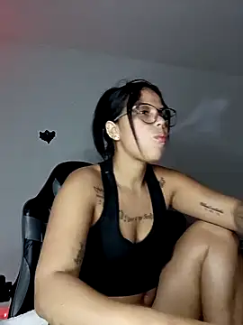 Snapshot of tattyHot95 chatting on 11/10/25, 05:34 tattyHot95 online show from 11/10/25, 05:34