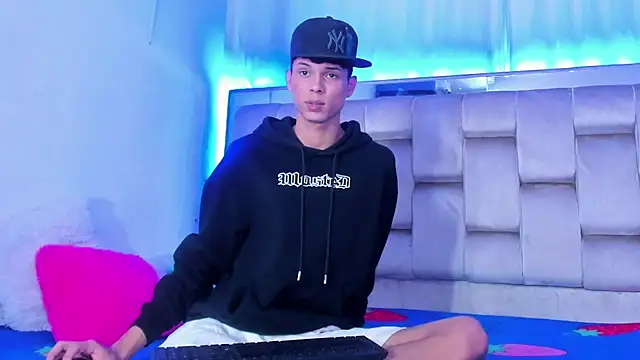 boyswantingplay online show from 11/04/25, 08:08