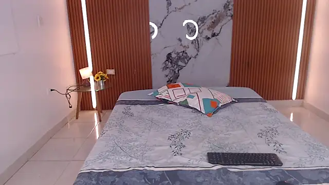 rosselyn  online show from 02/20/26, 12:05