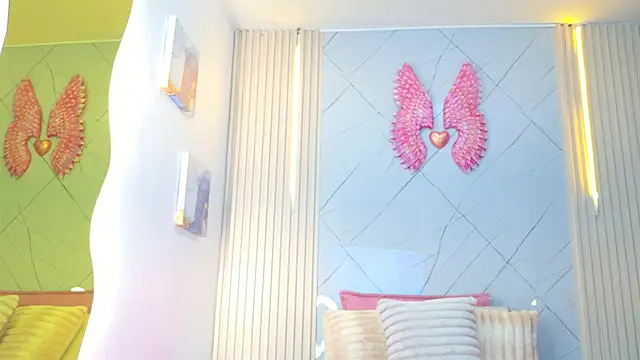 Snapshot of Sara_swift9 chatting on 11/16/25, 08:03 Sara swift9 online show from 11/16/25, 08:03