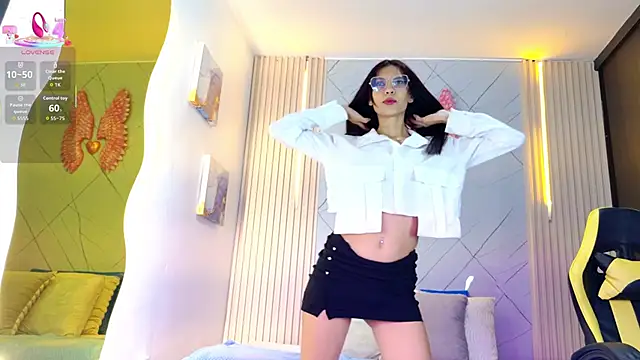 Snapshot of Sara_swift9 chatting on 11/28/25, 08:00 Sara swift9 online show from 11/28/25, 08:00