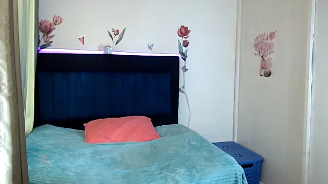 Snapshot of BRYXS1 chatting on 01/17/26, 08:23 BRYXS1 online show from 01/17/26, 08:23