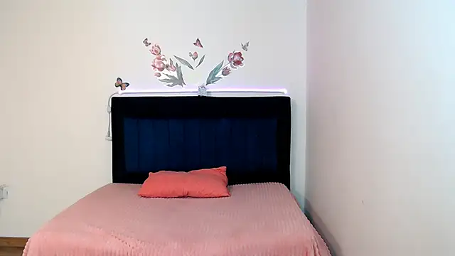 Snapshot of BRYXS1 chatting on 02/19/26, 07:21 BRYXS1 online show from 02/19/26, 07:21