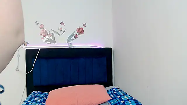 Snapshot of BRYXS1 chatting on 04/13/26, 02:55 BRYXS1 online show from 04/13/26, 02:55