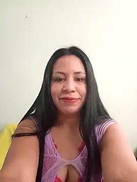 LeilaTaylor online show from 12/15/25, 02:21