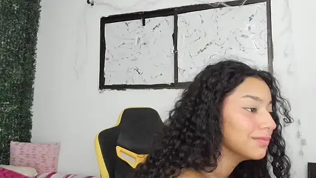 Snapshot of emily_stars1 chatting on 01/17/26, 10:42 emily stars1 online show from 01/17/26, 10:42