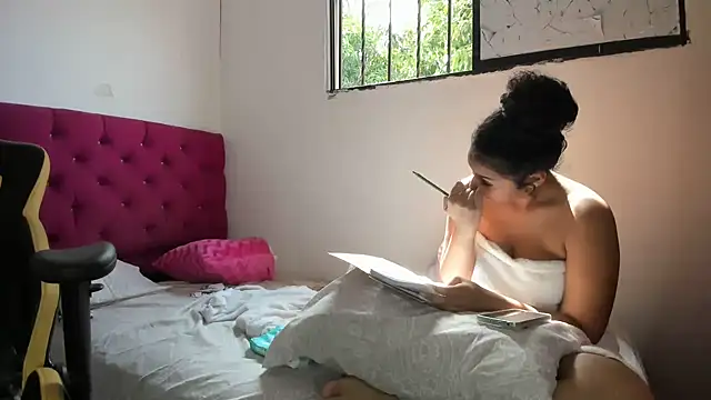 Snapshot of emily_stars1 chatting on 03/18/26, 07:50 emily stars1 online show from 03/18/26, 07:50