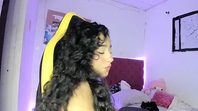 Snapshot of emily_stars1 chatting on 03/19/26, 07:56 emily stars1 online show from 03/19/26, 07:56