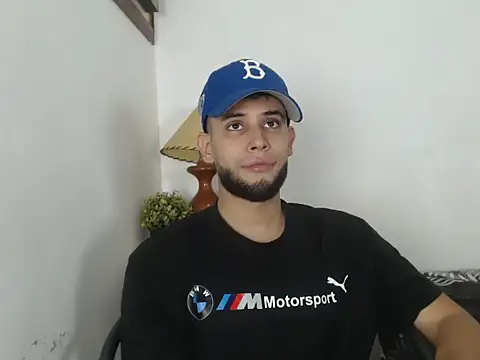 Snapshot of Maxcole_07 chatting on 11/15/25, 10:48 Maxcole 07 online show from 11/15/25, 10:48