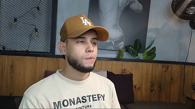 Snapshot of Maxcole_07 chatting on 12/03/25, 08:51 Maxcole 07 online show from 12/03/25, 08:51