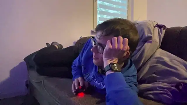 StephPra94 online show from 05/12/26, 06:49