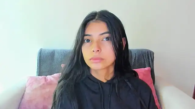 Snapshot of miadaviesx chatting on 11/16/25, 12:55 miadaviesx online show from 11/16/25, 12:55