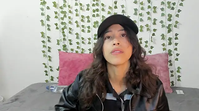 emily jonessxx online show from 01/15/26, 04:44